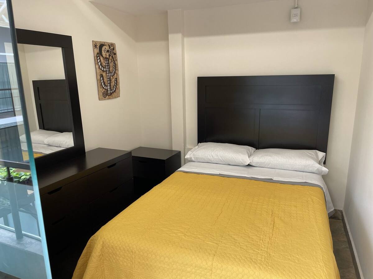 Room 1 Bed Petite
